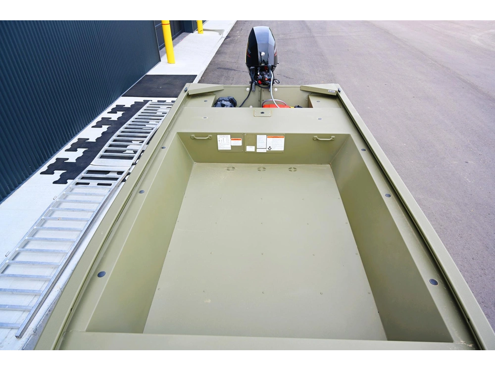 2023 Tracker Grizzly 1648 Jon alt