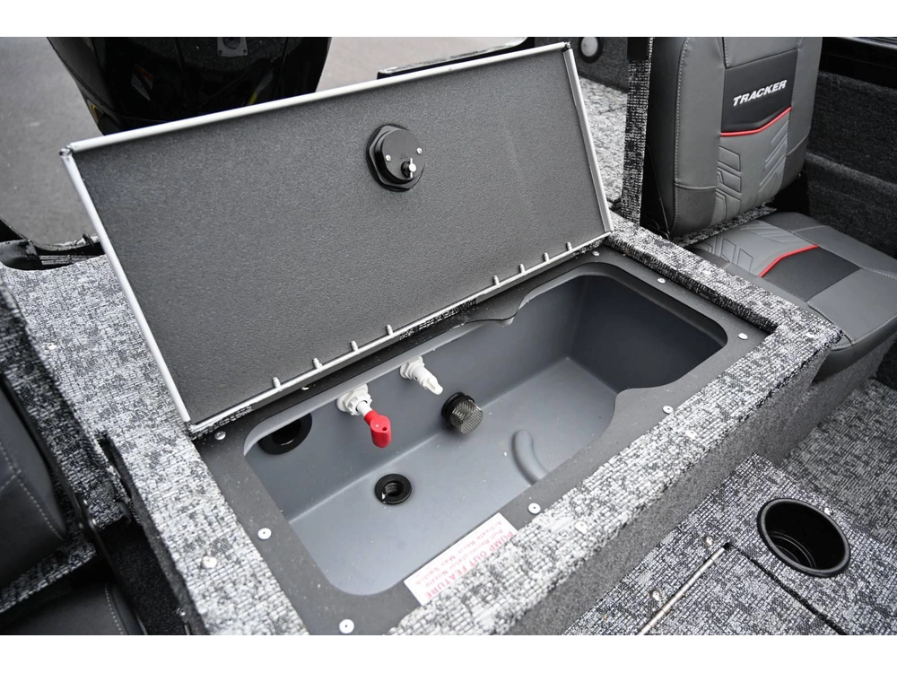 2026 Tracker Targa V 18 Combo alt