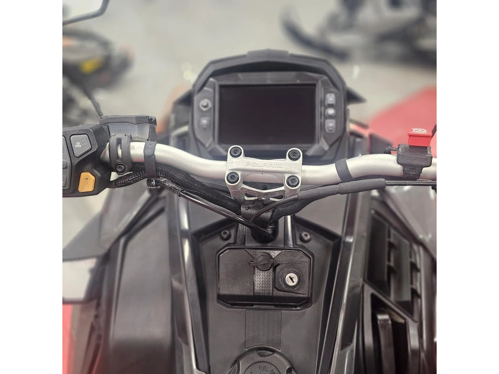 2025 Polaris 650 Indy Adventure 137 alt