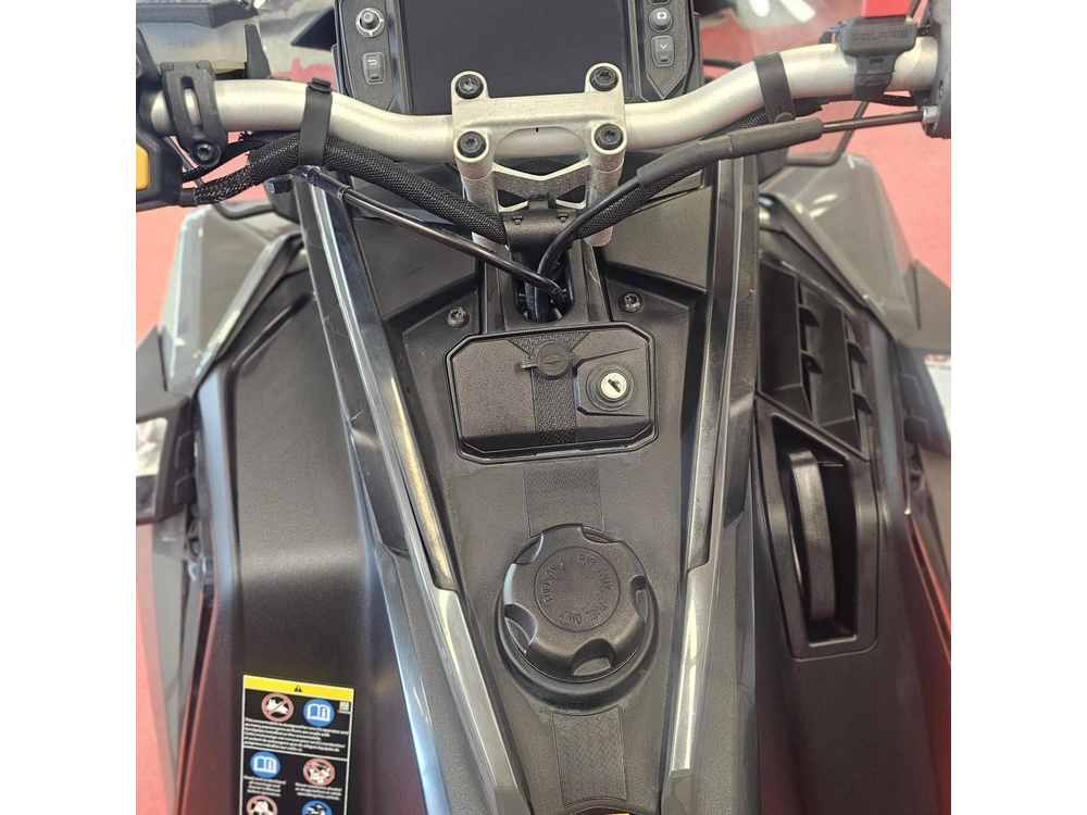 2025 Polaris 650 Indy Adventure 137 alt