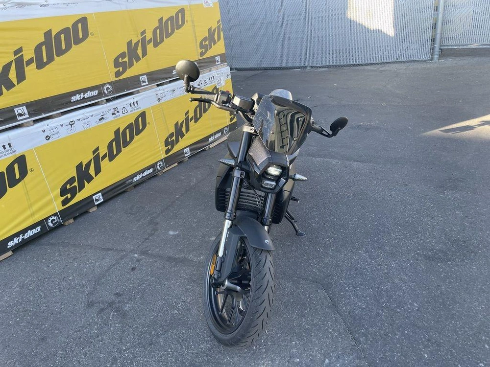 2025 Can-am Pulse Carbon Black alt