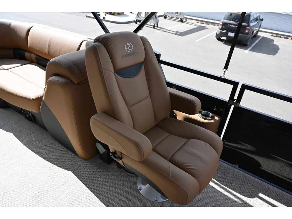 2025 Regency 230 Le3 250 Verado 250l Verado alt