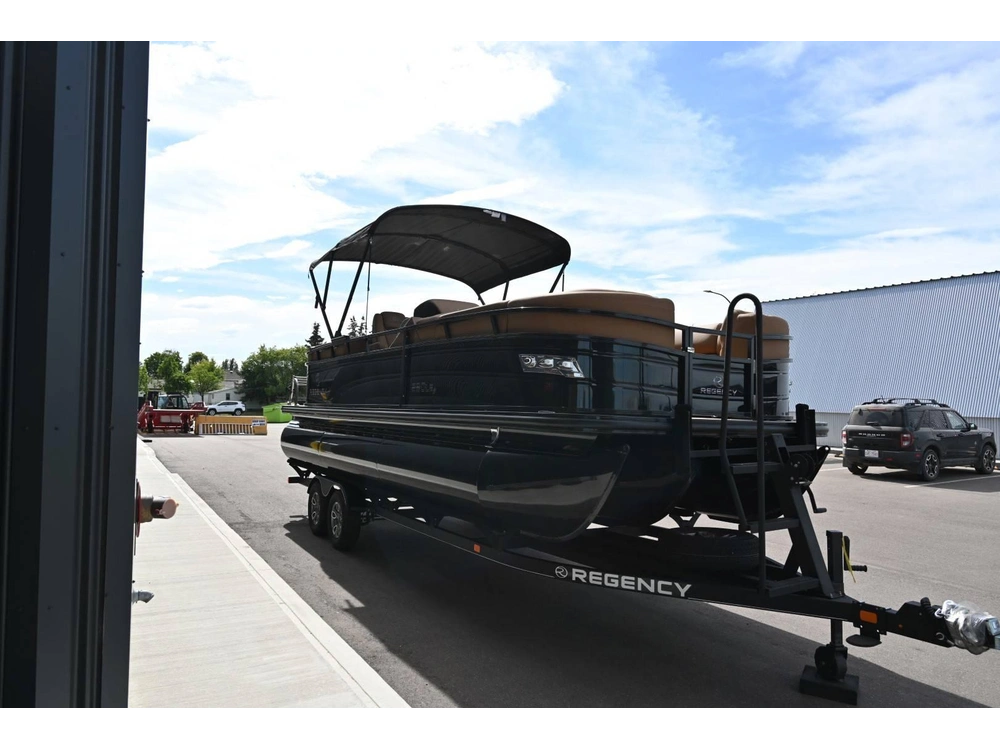 2025 Regency 230 Le3 250 Verado 250l Verado alt