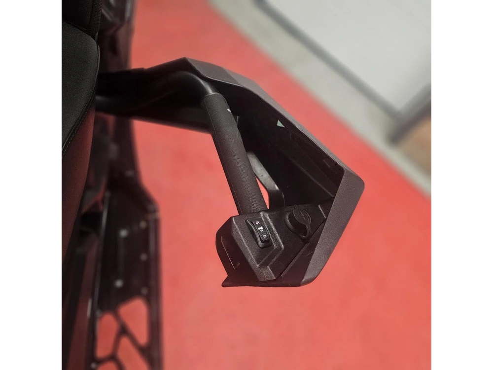 2025 Polaris 650 Indy Adventure 137 alt