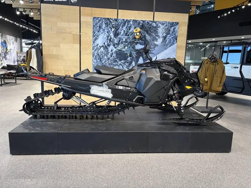 2026 Ski-Doo SUMMIT ADR w/ EDGE Pkg 154 850 E-TEC PowderMax X-Light FlexEdge 3.0" SHOT   -CGTF