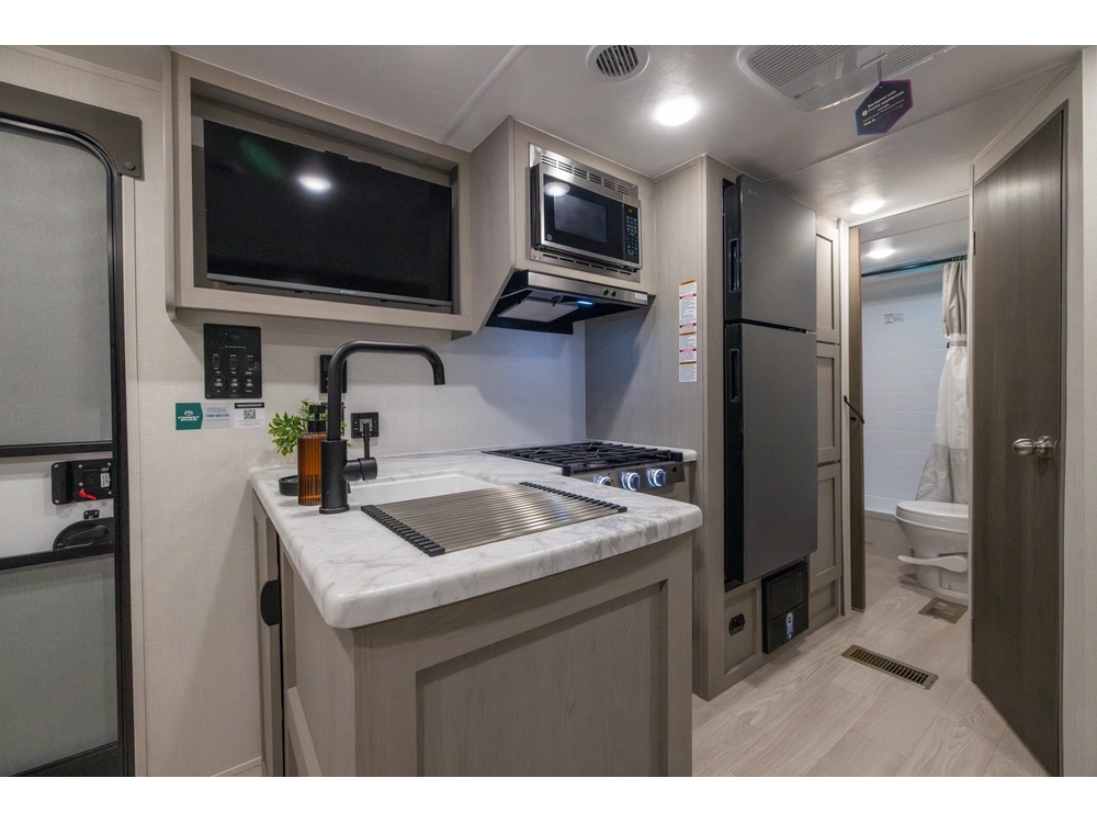 2026 Forest River Viking 22bhsr alt