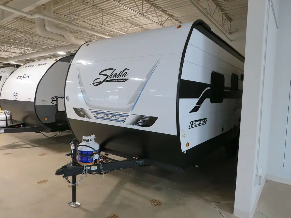 Coachmen Shasta Compact 18fq 2026 alt