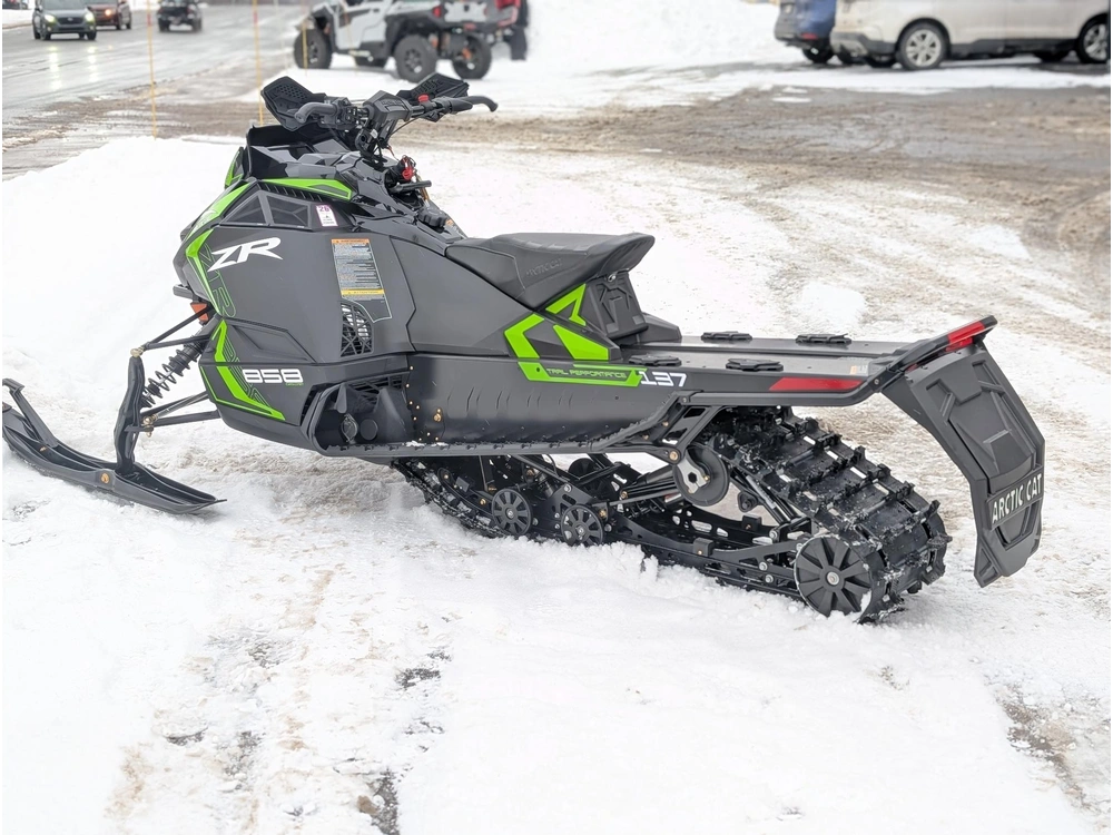 2026 Arctic Cat Zr 858 137 Atac Es Cn Grn Démo | Suspension Ajustable | 🧭 Garmin G8 – Navigation Intégrée Haute Définition 🧭 | alt