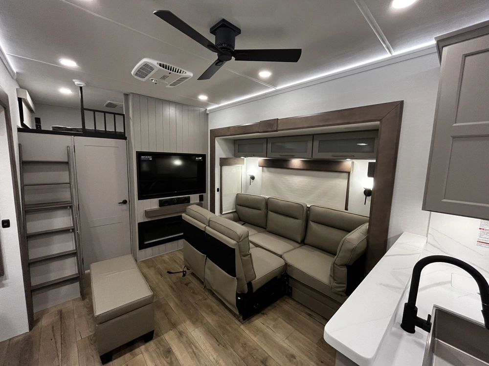 2026 Alliance Rv Paradigm 395ds alt