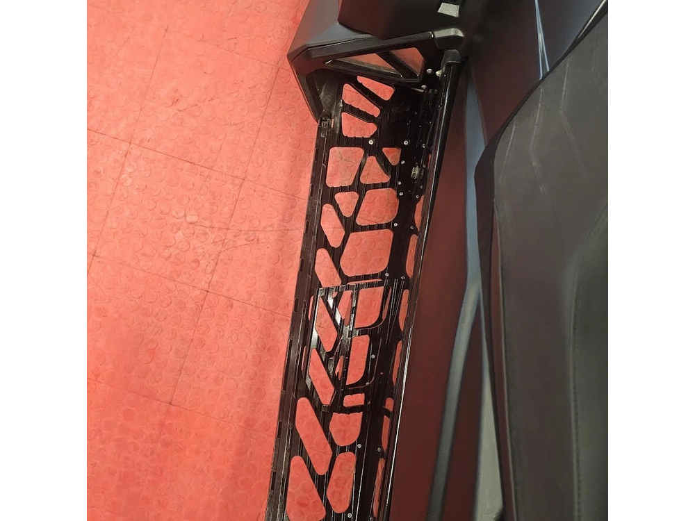 2025 Polaris 650 Indy Adventure 137 alt