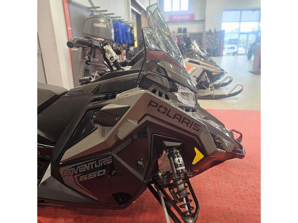 2025 Polaris 650 Indy Adventure 137 alt