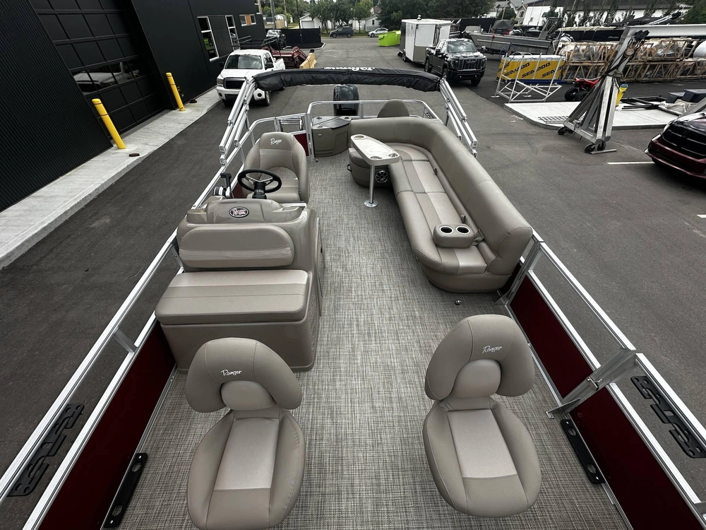 2024 Ranger Reata 200f Red Blk alt