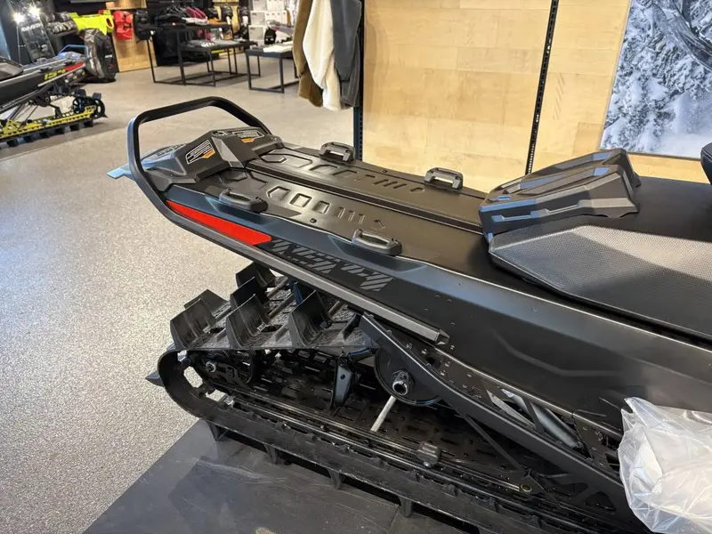 2026 Ski-Doo SUMMIT ADR w/ EDGE Pkg 154 850 E-TEC PowderMax X-Light FlexEdge 3.0" SHOT   -CGTF
