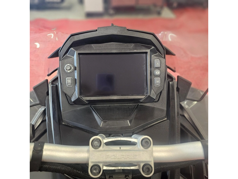 2025 Polaris 650 Indy Adventure 137 alt