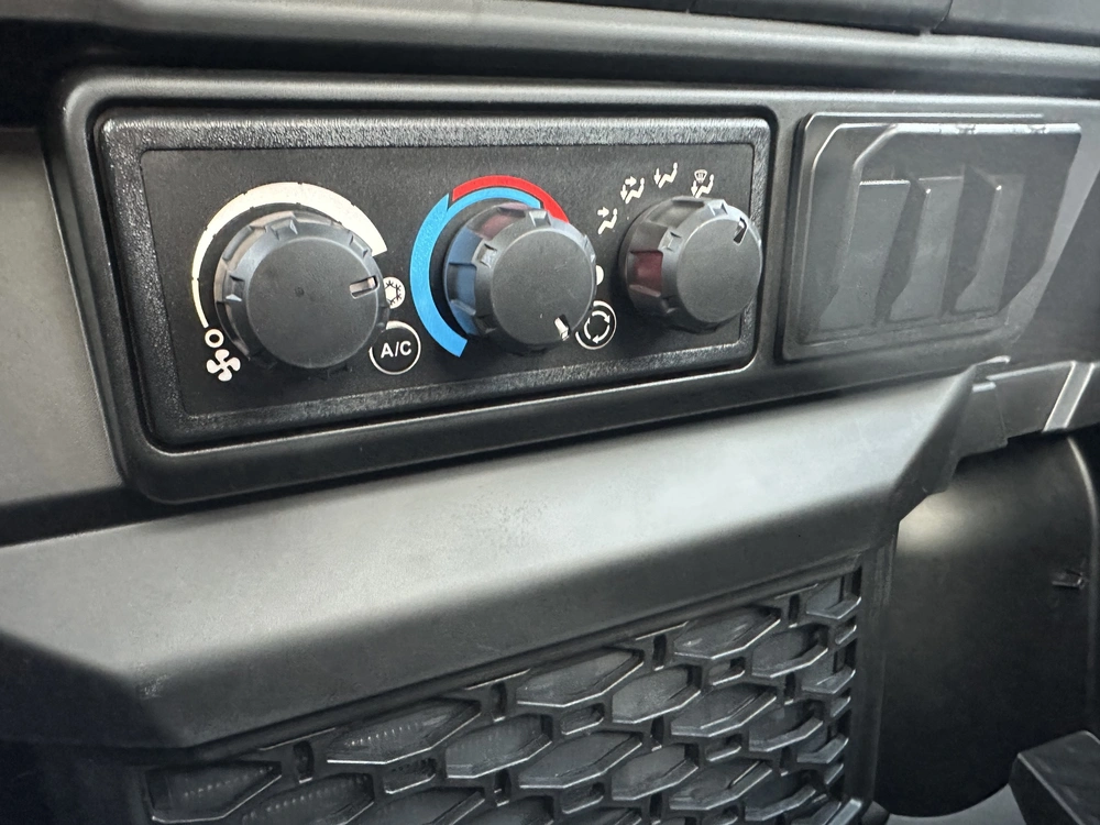 2026 Can-am Defender Xt Cab Hd11 alt