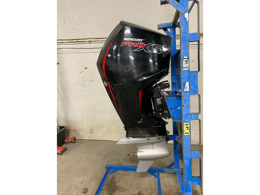 2022 Mercury 300 Xl Pro Xs alt