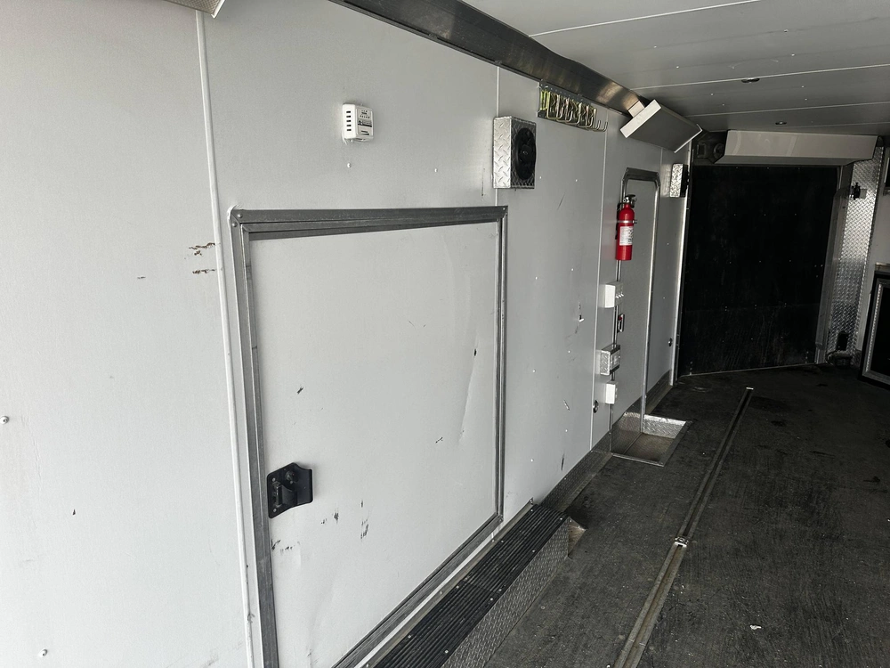 2015 Mission Trailers Heated Sled Trailer alt