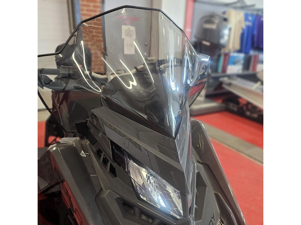 2025 Polaris 650 Indy Adventure 137 alt