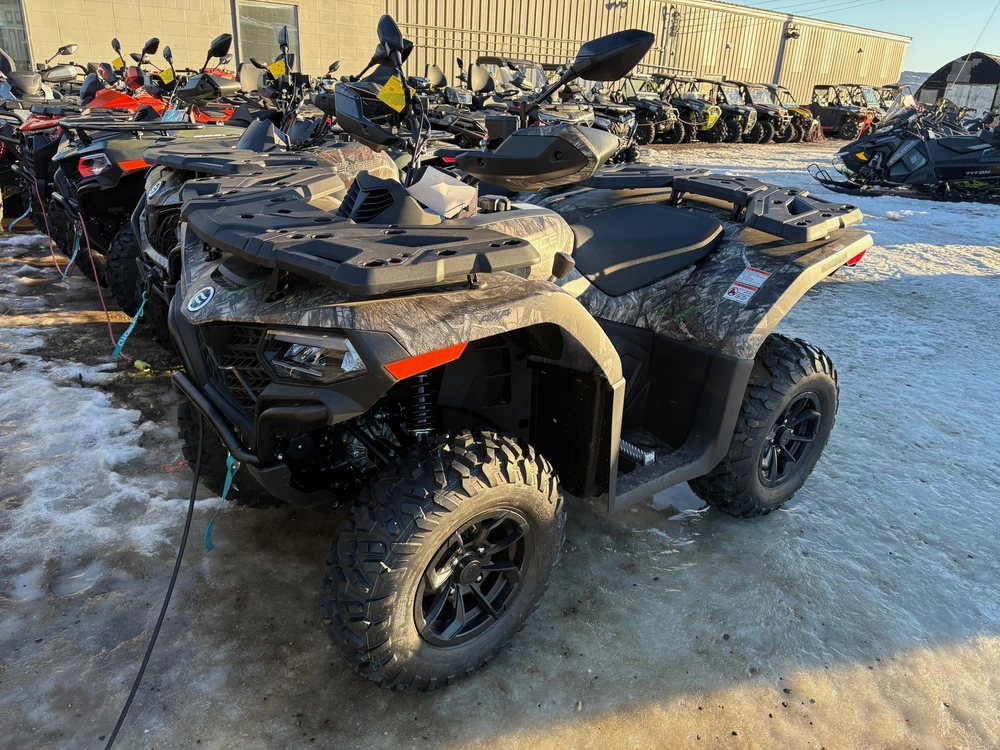 2025 Cfmoto Cforce 500 alt