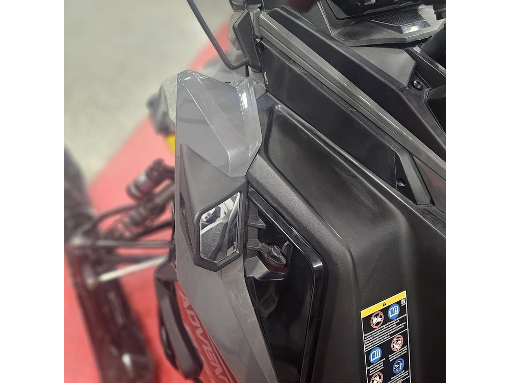 2025 Polaris 650 Indy Adventure 137 alt