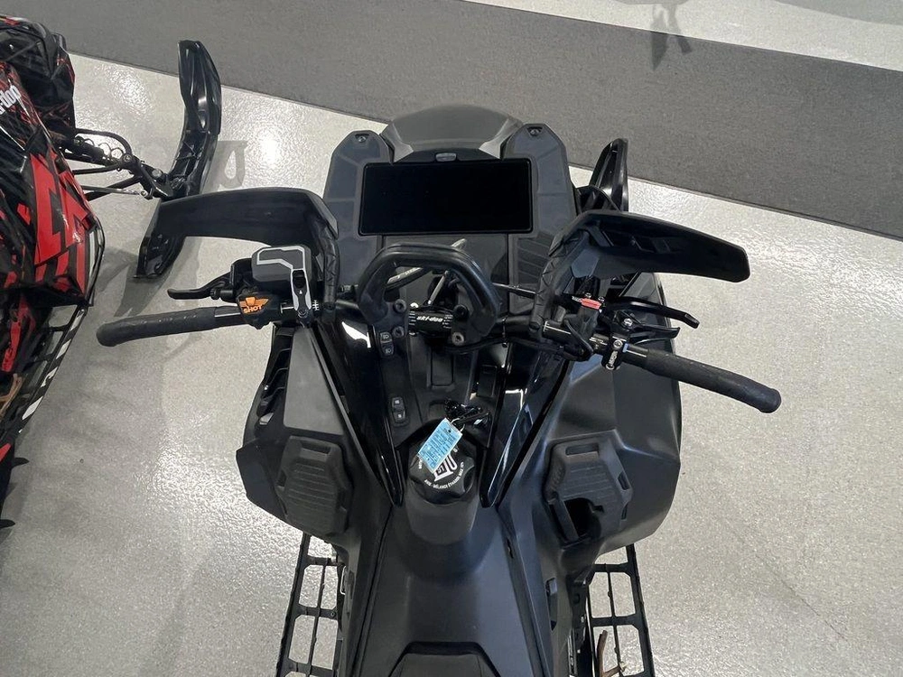 2023 Ski-doo Summit® X® With Expert Package Rotax® 850 E-tec Turbo R 165 H_alt 10.25 In. alt