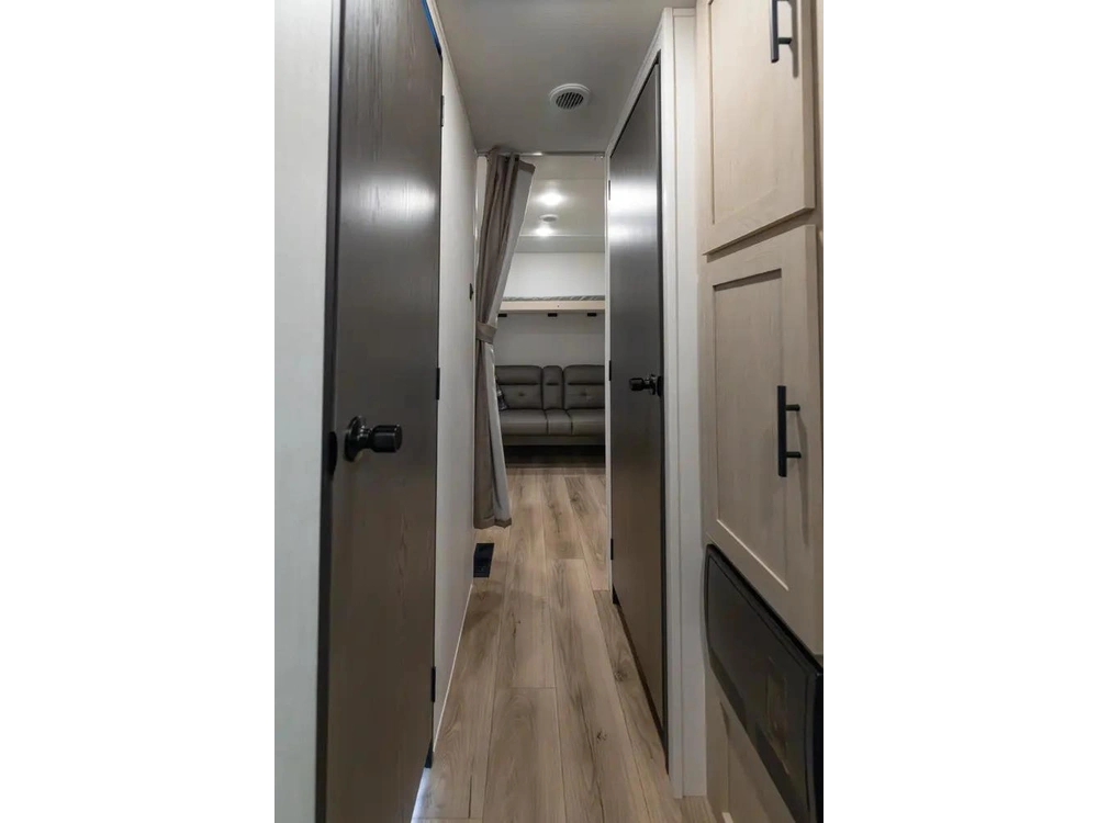 Coachmen Shasta I-5 Edition 530bqb 2026 alt