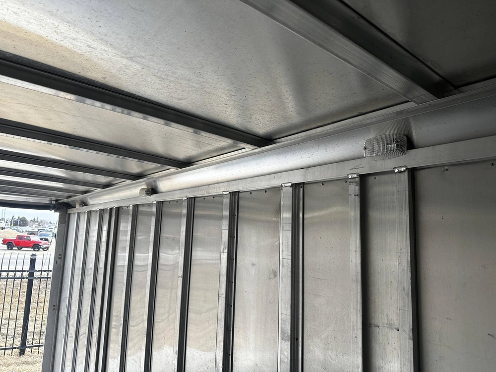 2010 Featherlite 3500 alt