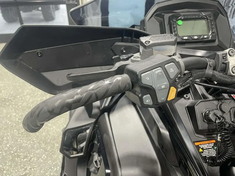 2023 Polaris INDY 850 XCR MATRYX 136 **DOSSIER PASSAGER!!**