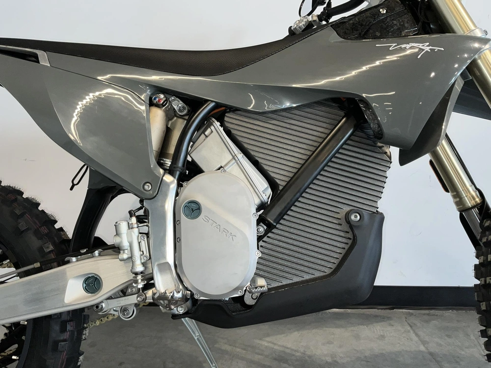 Stark Future Enduro 2025 alt