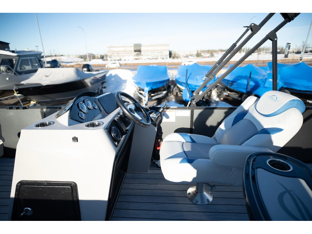 2025 Suncatcher Select 20f alt