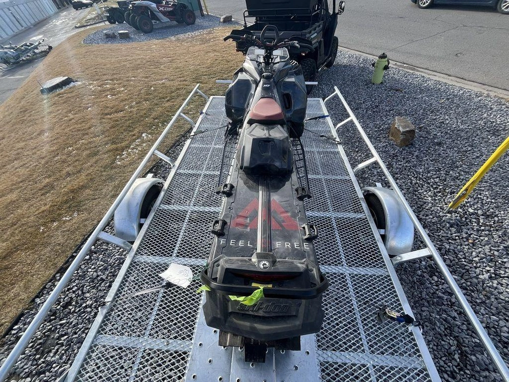 2025 Ski-doo Summit® X® With Expert Package 850 E-tec Turbo R 154 H_alt Powder 3.0_10.25 alt