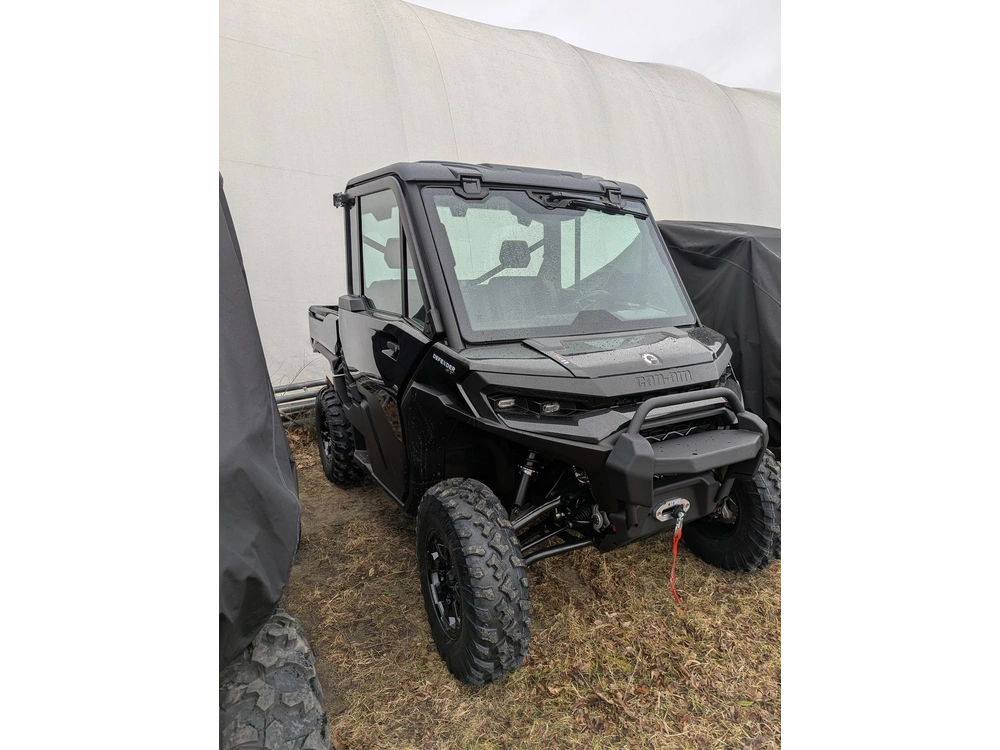 2026 Can-am Def Xtcab 65 Hd11 Bk 26 7ltr alt