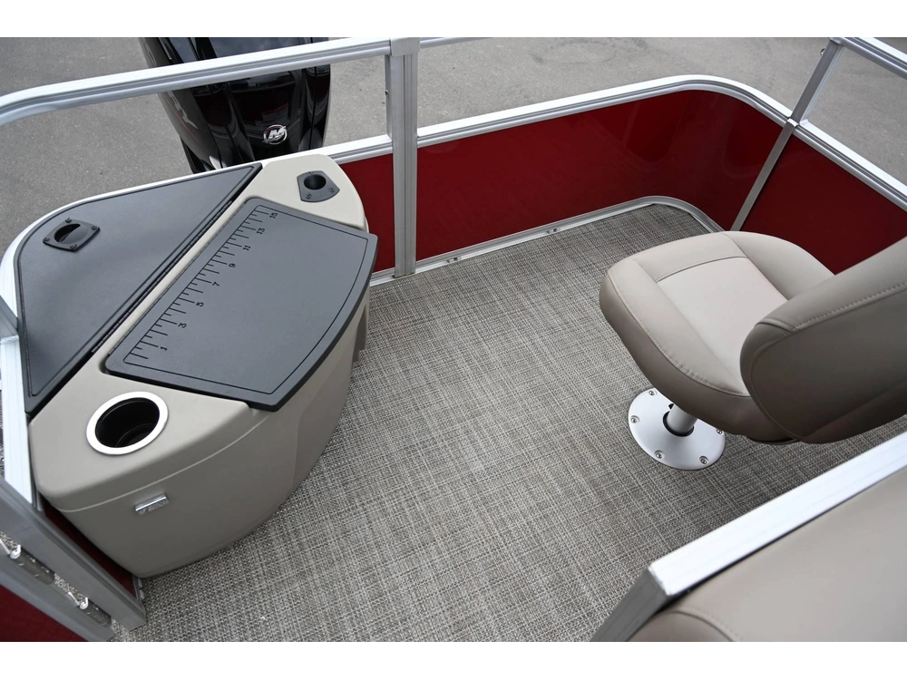 2024 Ranger Reata 200f Red Blk alt