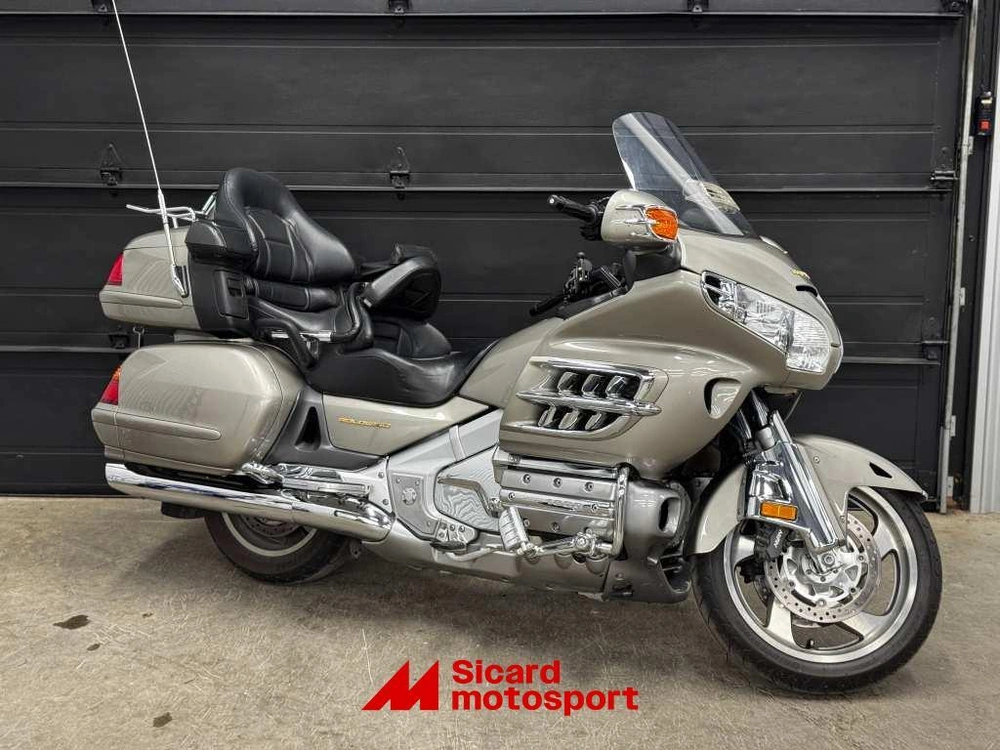 Honda Goldwing Gold Wing 2002 alt