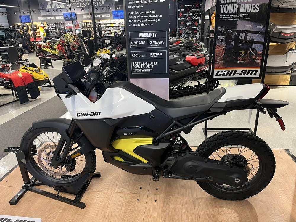 2025 Can-am Origin White alt