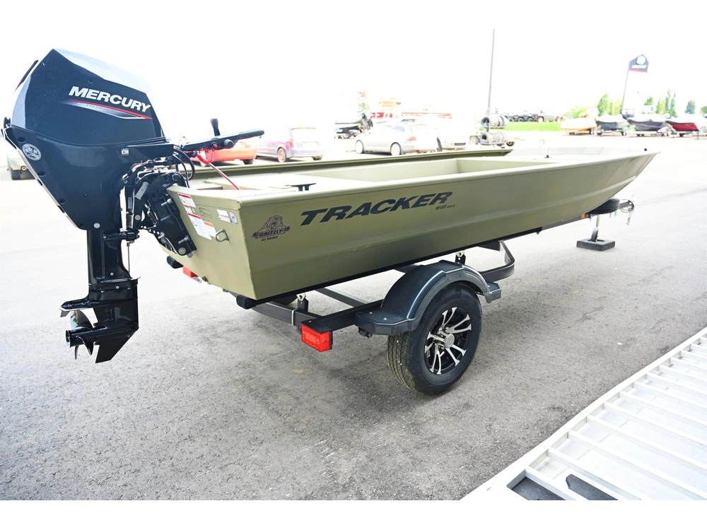 2023 Tracker Grizzly 1648 Jon alt