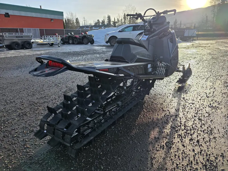 2025 Polaris 9R PRO RMK 155 - 7S Display