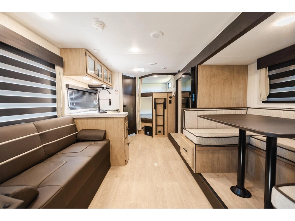 Cherokee 26brb Grey Wolf 2026 alt