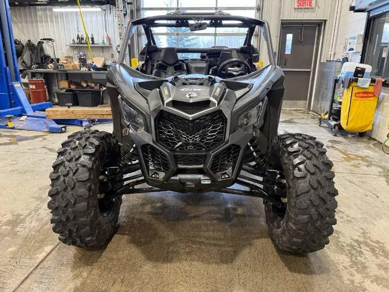 2023 Can-Am Maverick X3 DS TURBO RR thumbnail 3