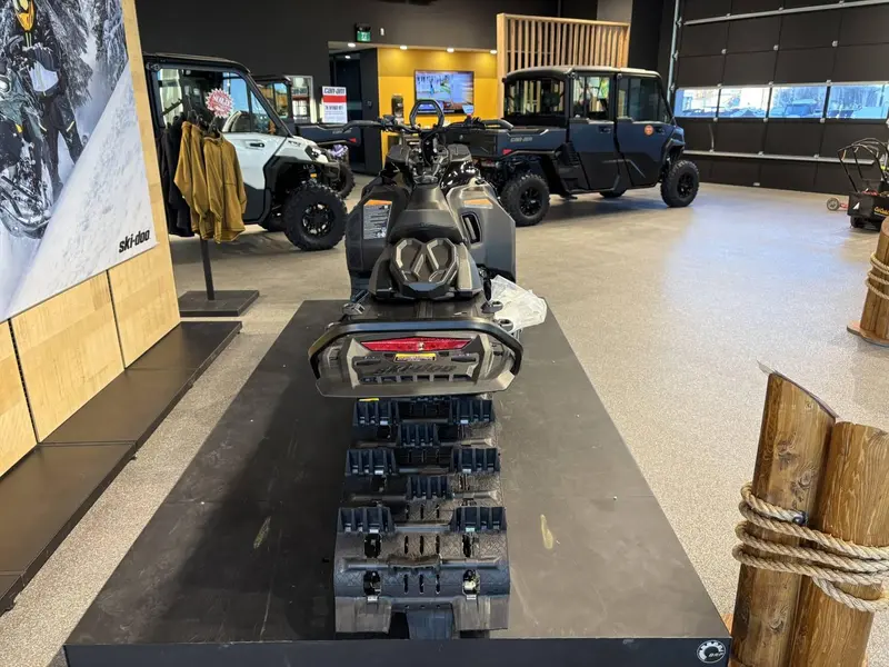 2026 Ski-Doo SUMMIT ADR w/ EDGE Pkg 154 850 E-TEC PowderMax X-Light FlexEdge 3.0" SHOT   -CGTF