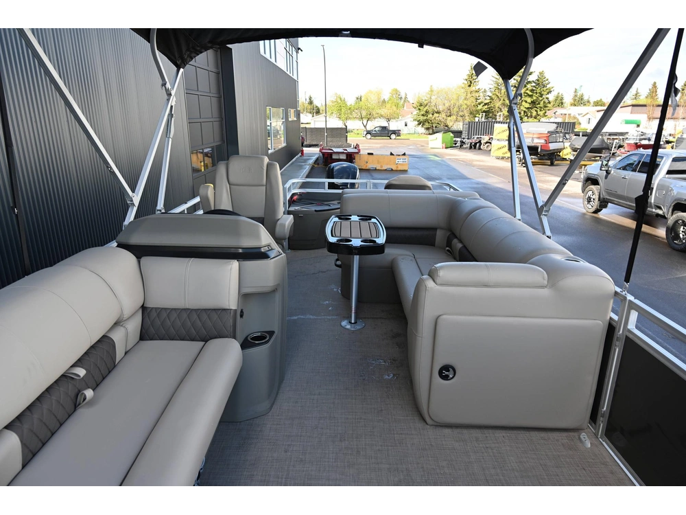 2025 Sun Tracker Fishin Barge 20 alt