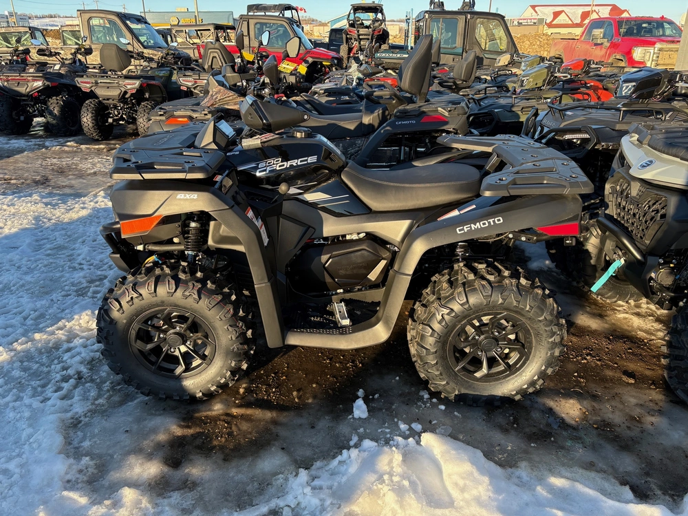 2025 Cfmoto Cforce 600 alt