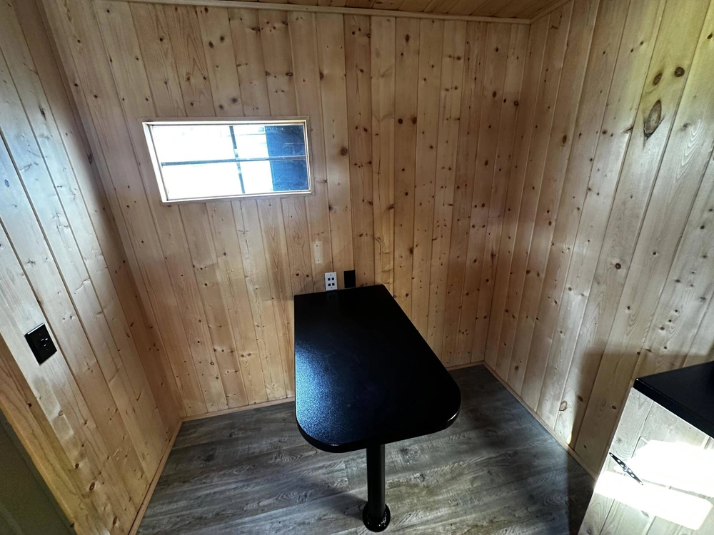 2016 Custom Cabin alt