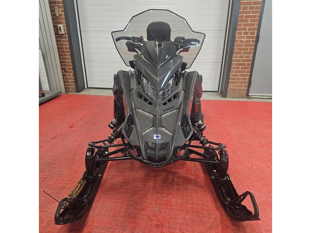 2025 Polaris 650 Indy Adventure 137 alt