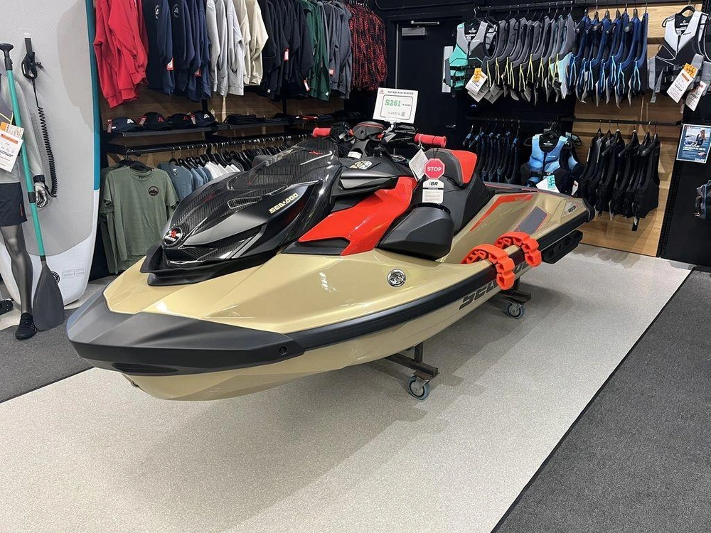 2025 Sea-doo Rxp-x™ 325 Tech, Brp Premium A, Ibr Metallic Tan / Lava Red alt