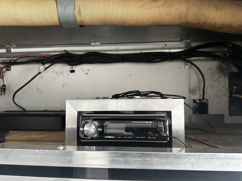 2015 Mission Trailers Heated Sled Trailer alt