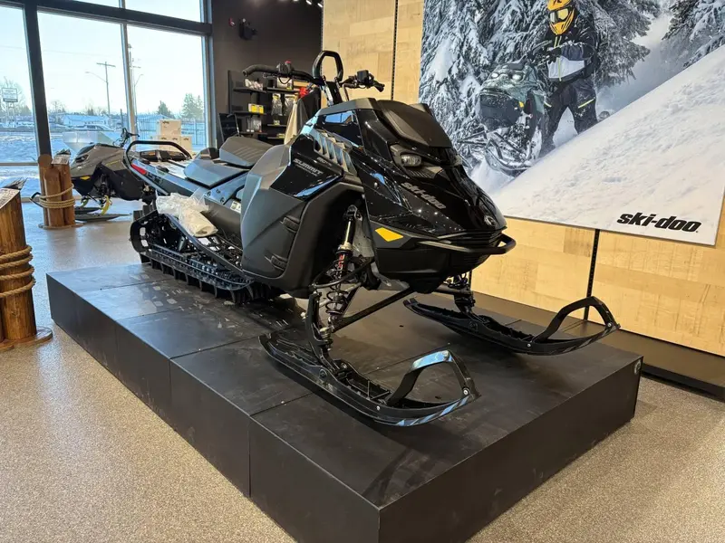 2026 Ski-Doo SUMMIT ADR w/ EDGE Pkg 154 850 E-TEC PowderMax X-Light FlexEdge 3.0" SHOT   -CGTF