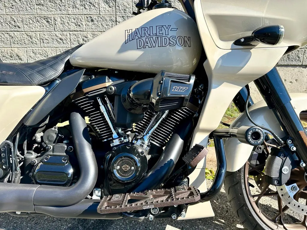 Harley-Davidson Road GlideFLTRXST 2023