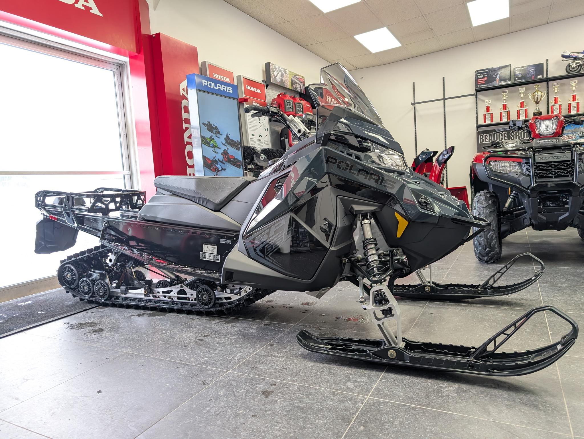 2026 Polaris SNO-26 650 VOYAGEUR SP 155