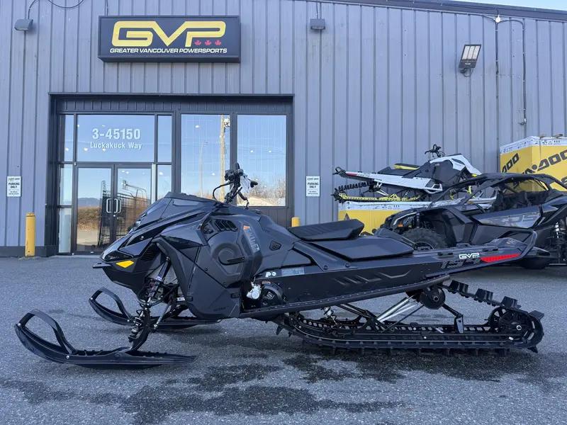 2025 Ski-Doo SUMMIT ADR W/ EDGE PKG 154 600 E-TEC POWDERMAX X-LIGHT FLEXEDGE 2.5" SHOT